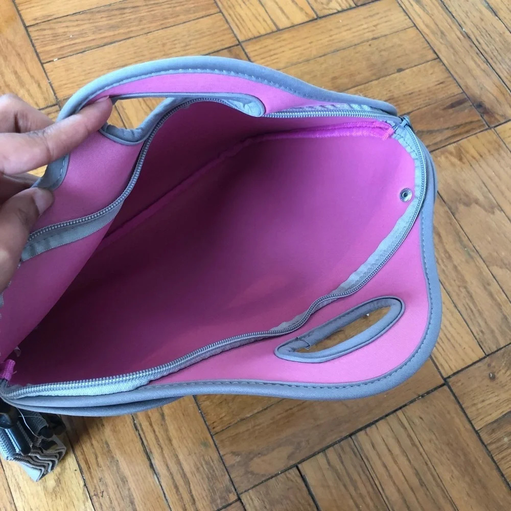 Laptop bag with detachable shoulder strap - Picture 3 of 8